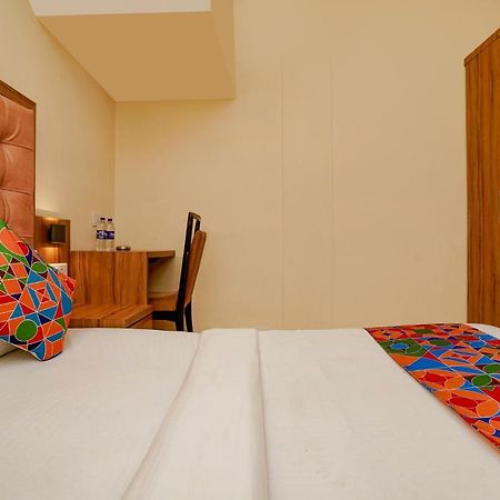 Fabexpress Emerald Inn ムンバイ エクステリア 写真